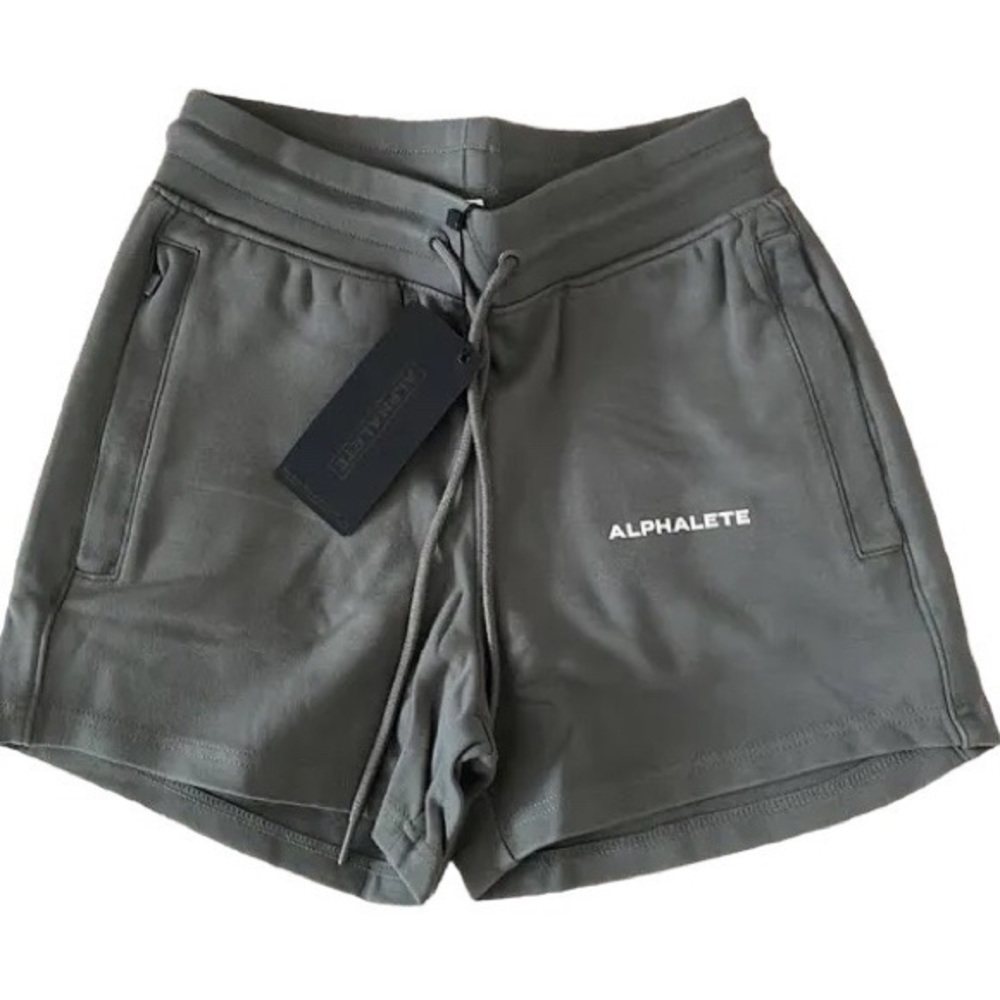 NWT Alphalete Essential Core Shorts Sz S